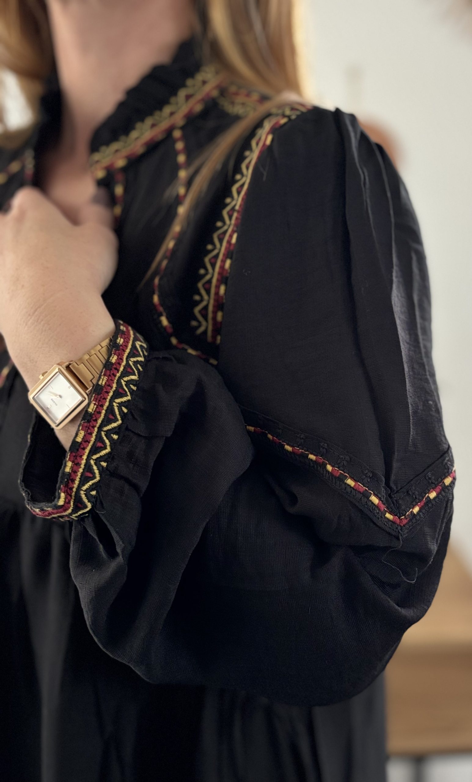 Robe Alma bohème fluide et brodée – Wild Bloom