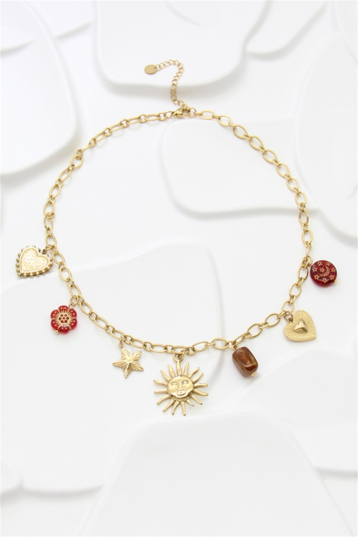 Collier Soléna doré avec charms solaires – Wild Bloom