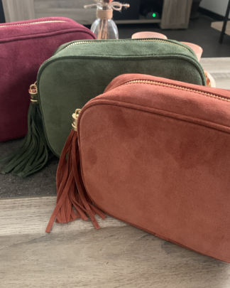 Sac bandoulière en daim format compact style bohème chic