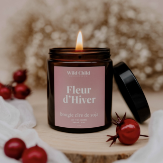 Bougie parfumée Fleur d’Hiver en cire de soja avec mèche en bois, ambiance hivernale florale