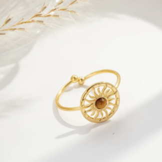 Bague Isolina dorée avec motif soleil ajouré style bohème chic