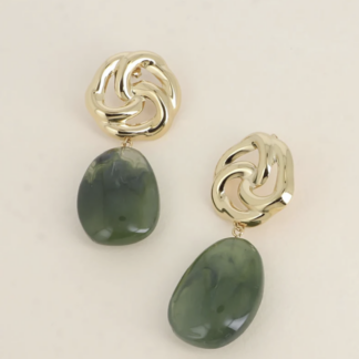 Boucles d’oreilles Maëlys bohème chic dorées avec pendentif vert