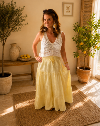 Jupe longue fluide Giuliana jaune pastel au style bohème chic et élégant