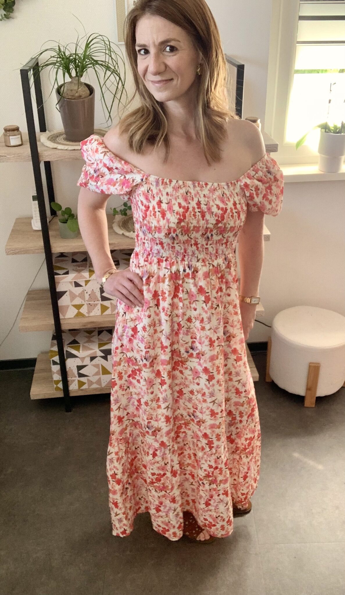 Robe longue Violette fleurie romantique rose avec encolure bardot