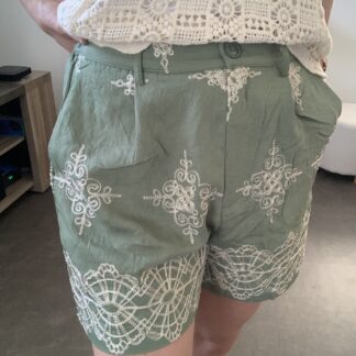 Short Maureen vert brodé bohème chic femme
