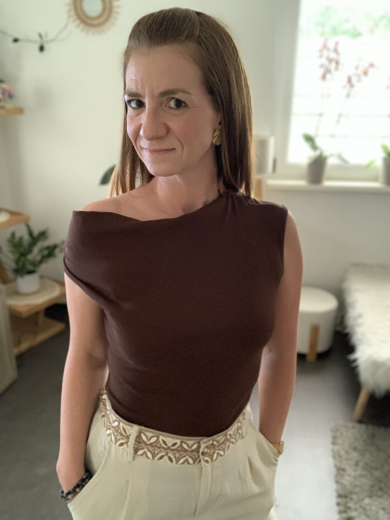 Top asymétrique chocolat femme capsule Terre Douce Wild Bloom