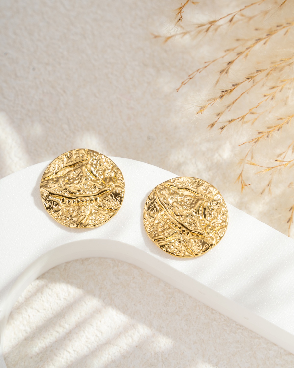 Boucles d’oreilles Auréane dorées texturées bohème chic Wild Bloom